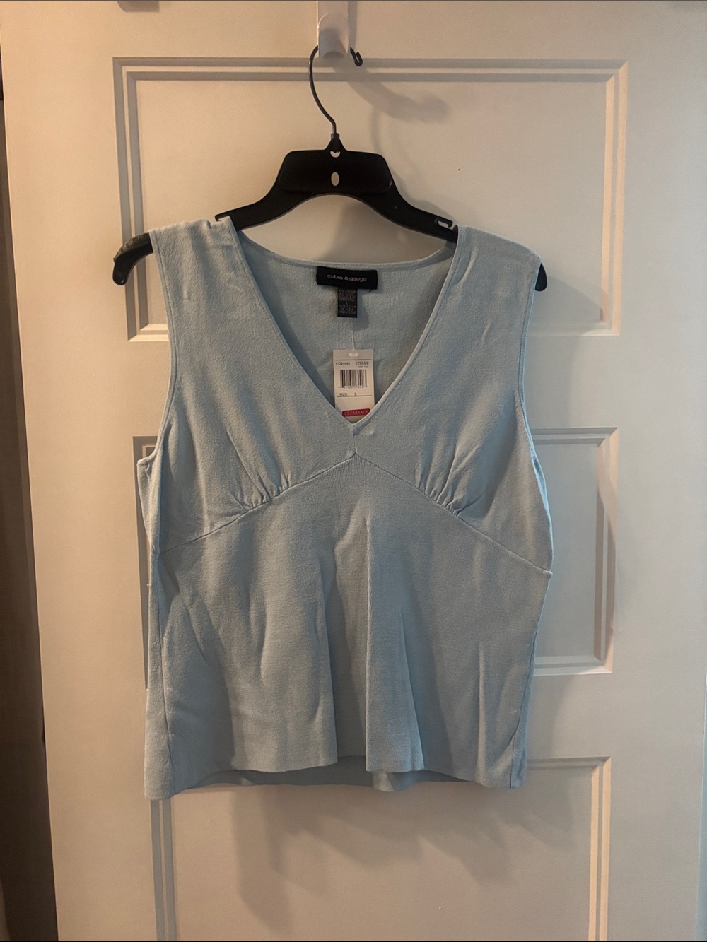 Cable & Gauge Light Blue V-Neck Sleeveless Tank